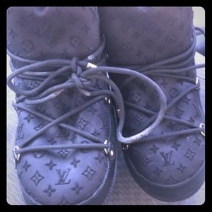 Louis Vuitton moonboot